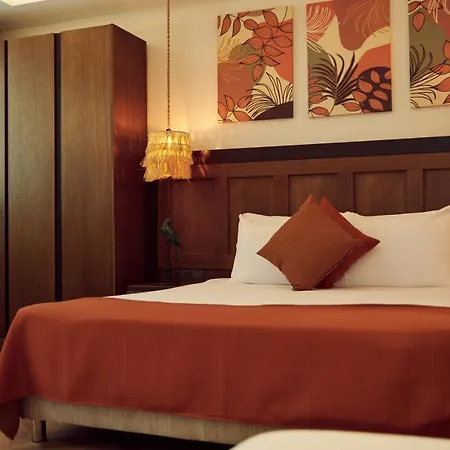 Hotel Parmos *