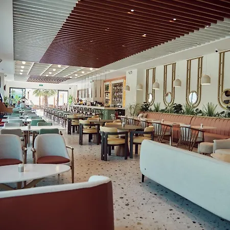 Parmos Hotel *